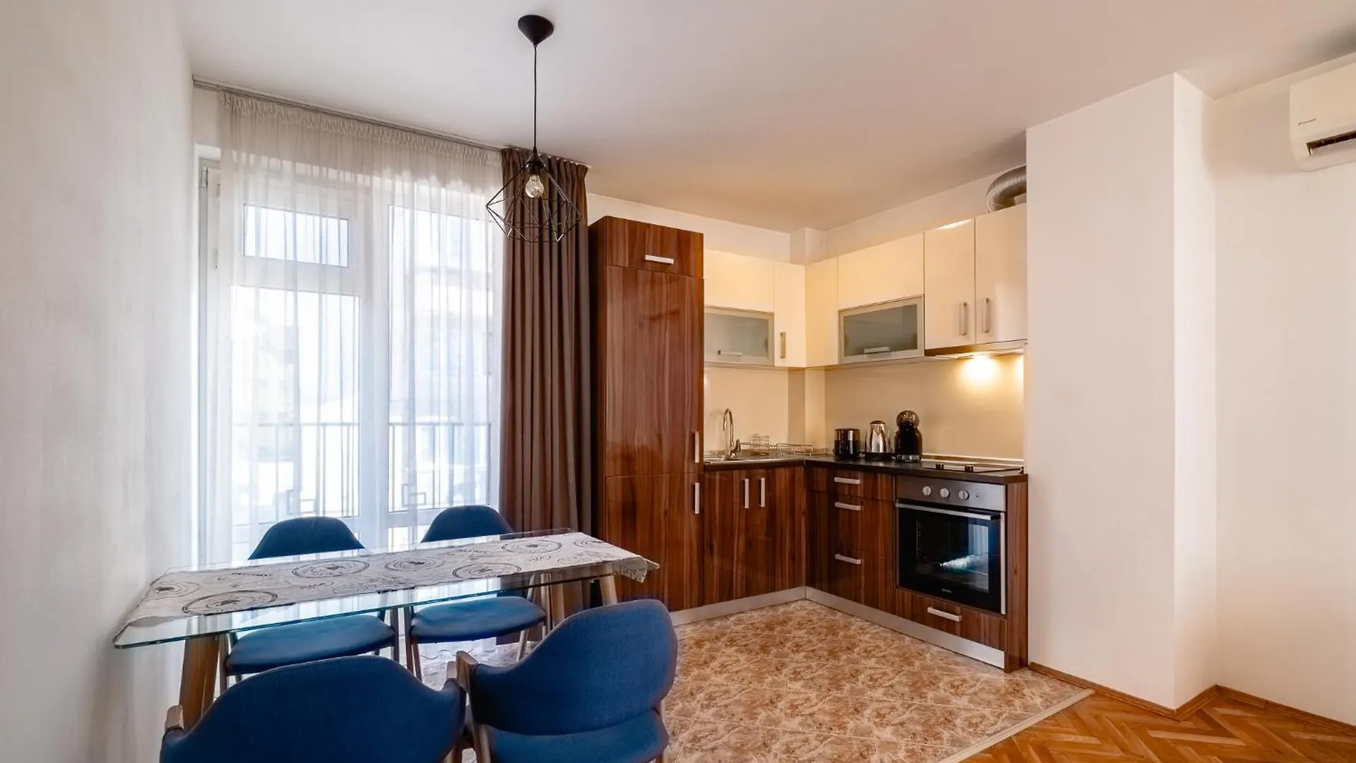 Seaside Serenity Charming Apartment By Sea Garden Varna Bulgarien