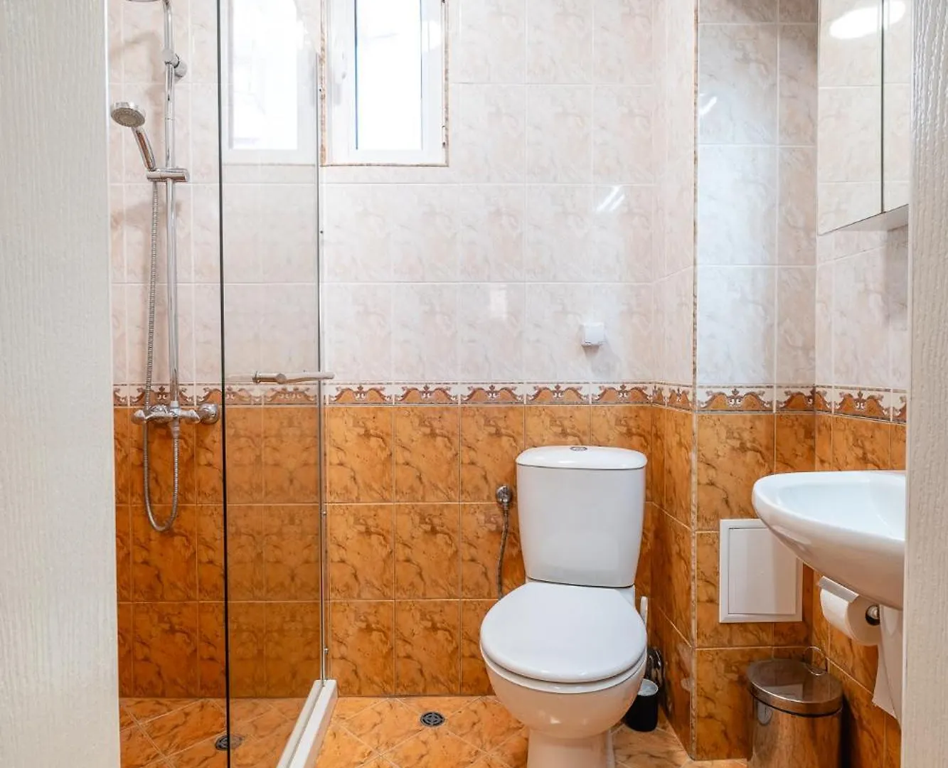 Seaside Serenity Charming Apartment By Sea Garden Varna Bulgarien